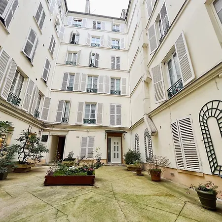 Studio Sacre-coeur 아파트
